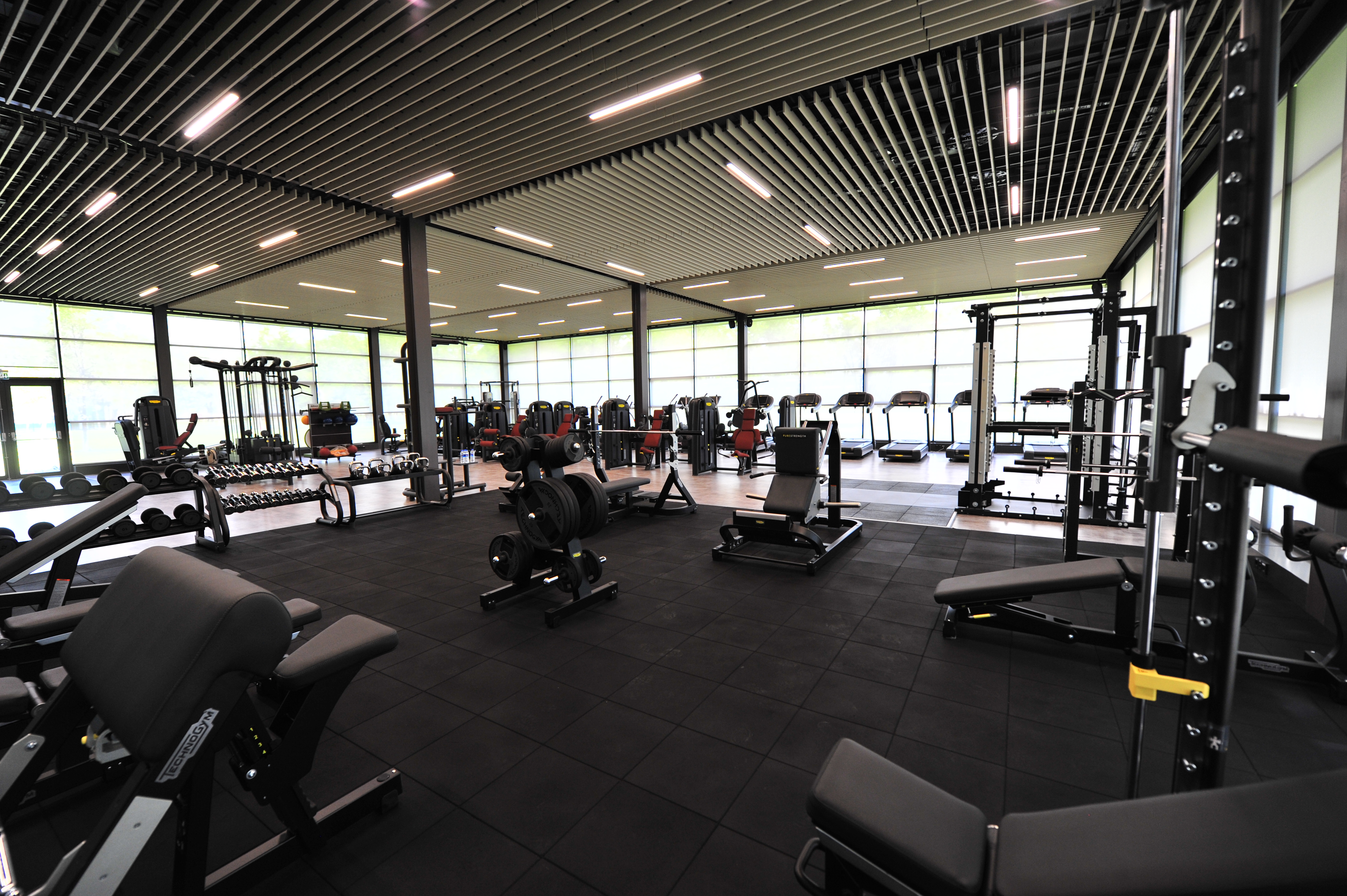 Ofis ortamında çalışan mimarların görüntüsü